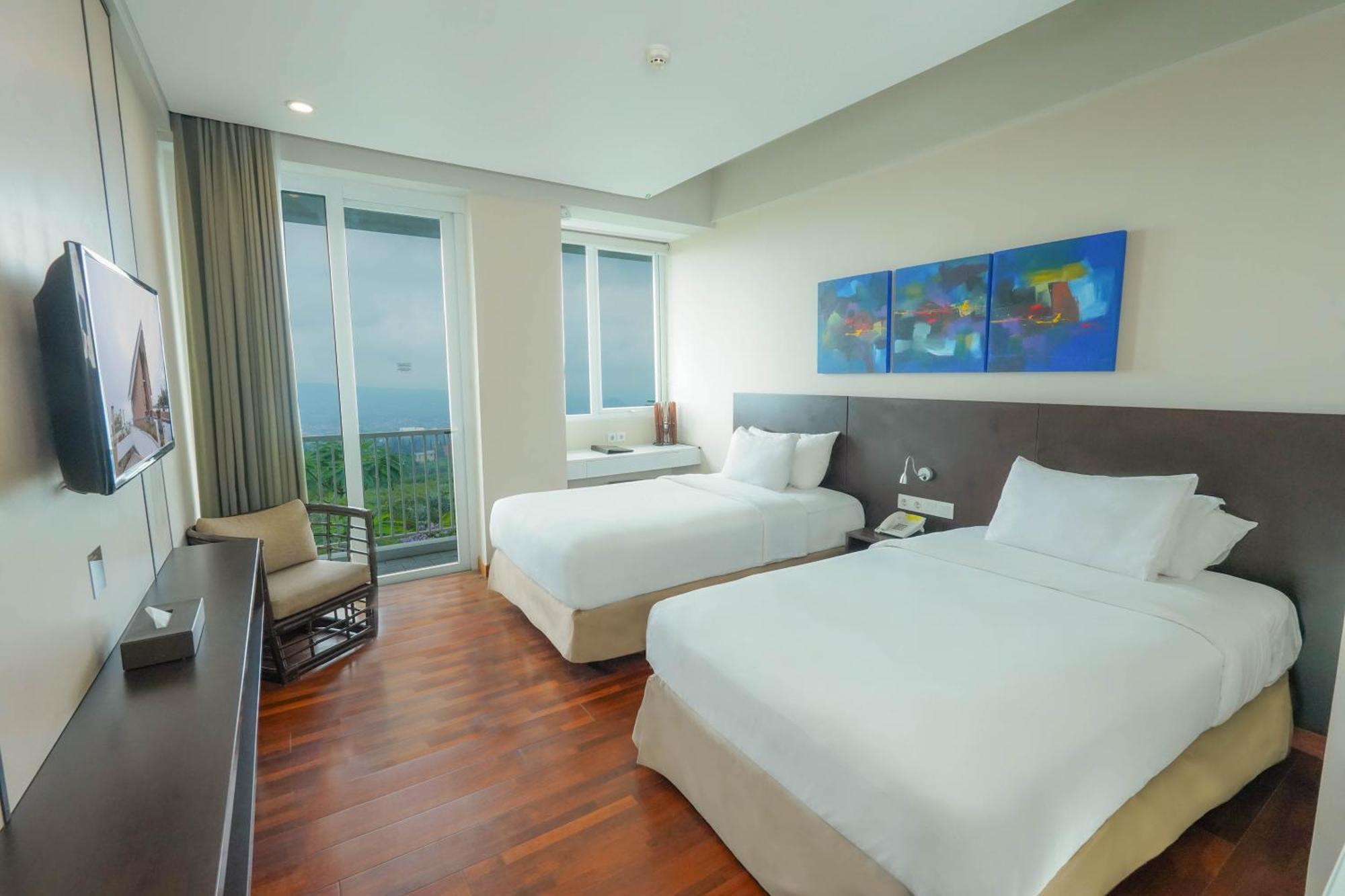 Hotel Amartahills And